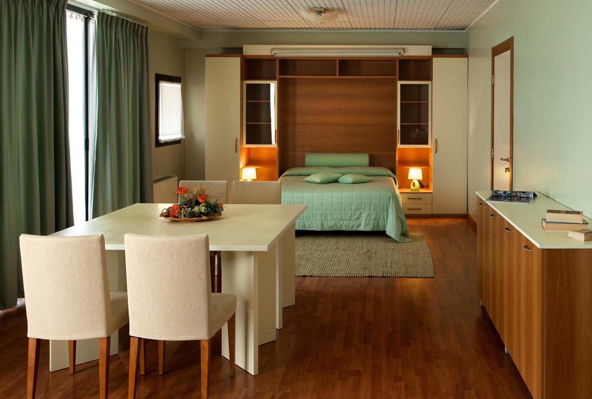 Best Western Hotel Leonardo Da Vinci Erba Buitenkant foto