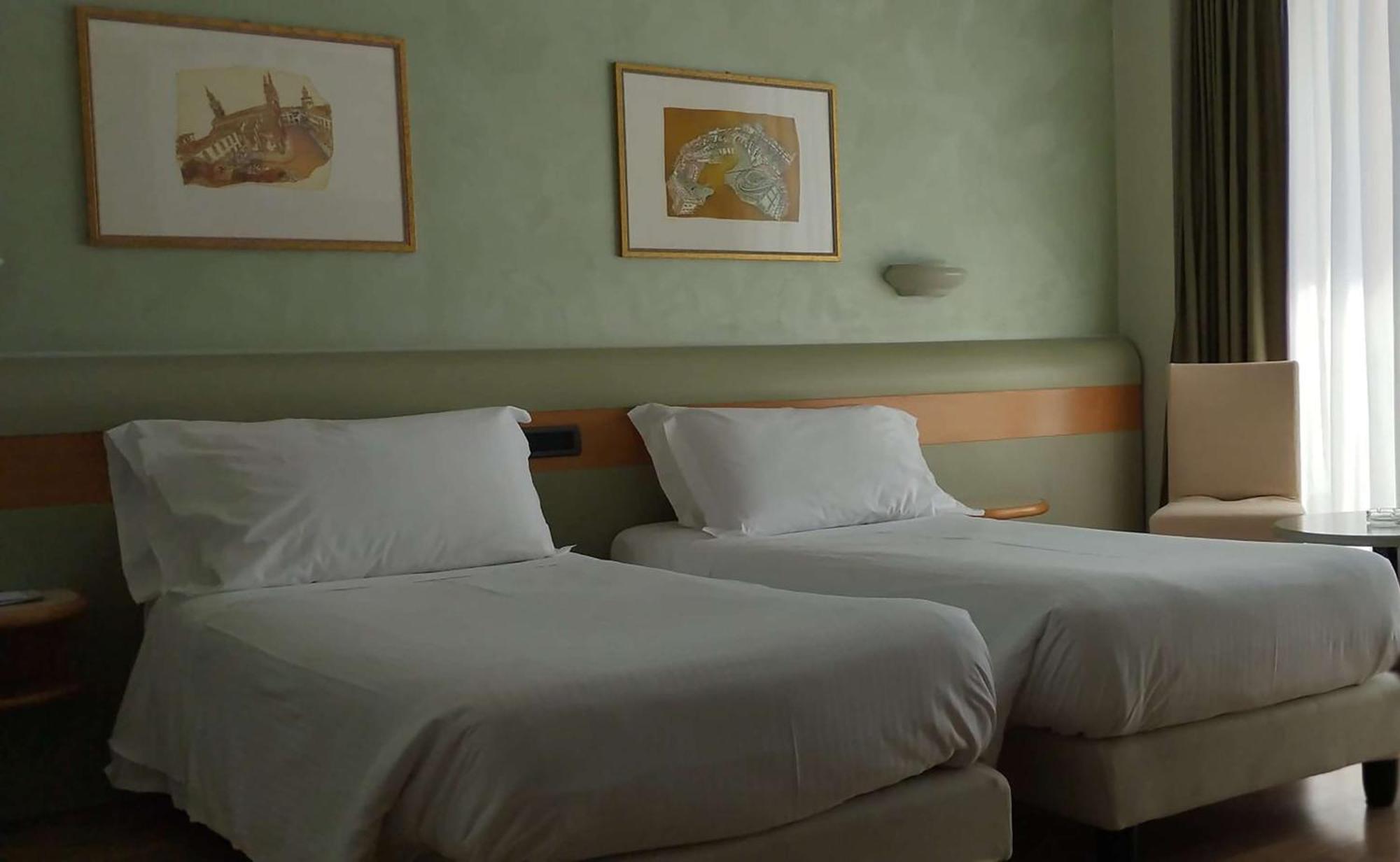 Best Western Hotel Leonardo Da Vinci Erba Buitenkant foto
