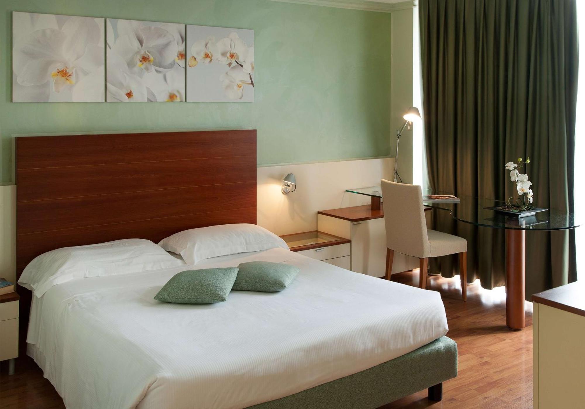 Best Western Hotel Leonardo Da Vinci Erba Buitenkant foto
