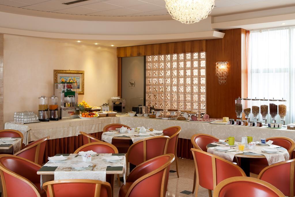 Best Western Hotel Leonardo Da Vinci Erba Buitenkant foto