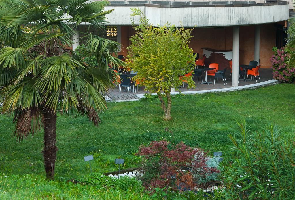 Best Western Hotel Leonardo Da Vinci Erba Buitenkant foto