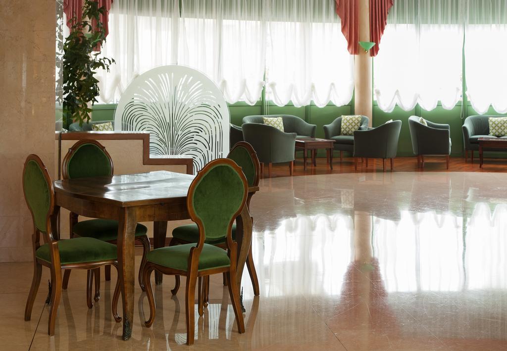 Best Western Hotel Leonardo Da Vinci Erba Buitenkant foto